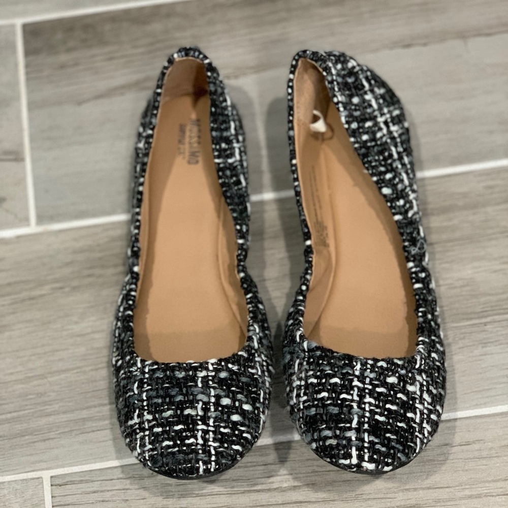 Mossimo Flats - NWOT